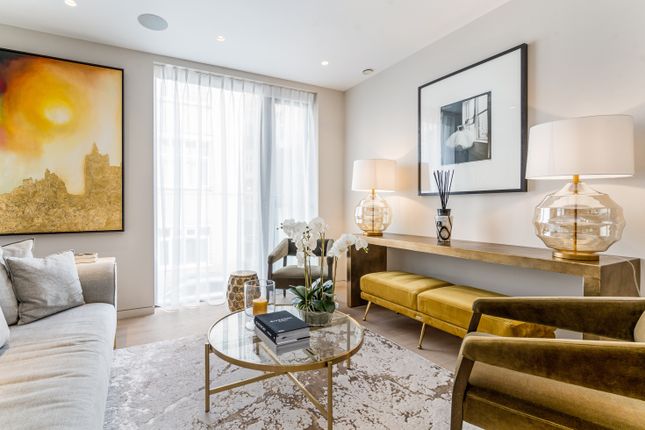Terraced house for sale in Clay Street, London