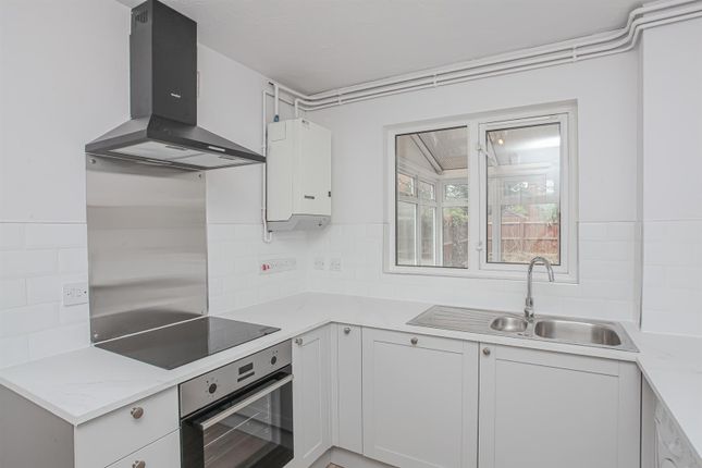 9, Ockley Brook, Didcot photo 2