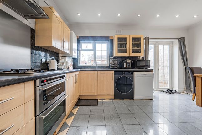69, Wentworth Road, Southall photo 2