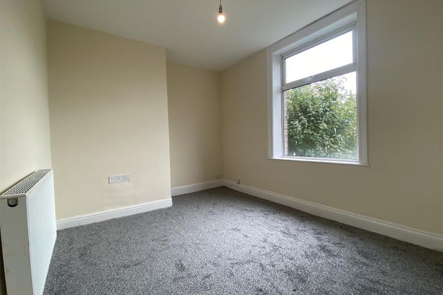3, East Croft, Bradford photo 2