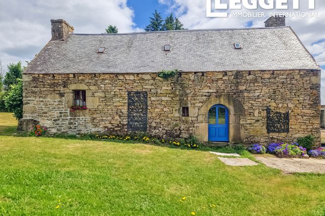 Villa for sale in Plougras, Côtes-D'armor, Bretagne