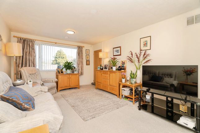 26, Green Lane Estate, Fakenham photo 2