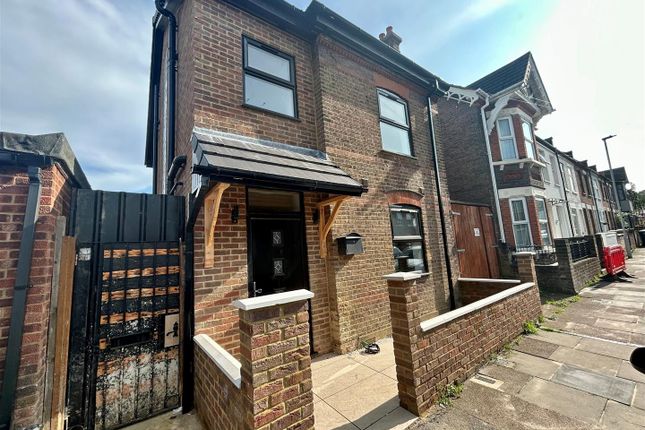 Thumbnail Detached house to rent in Granville Road, Luton