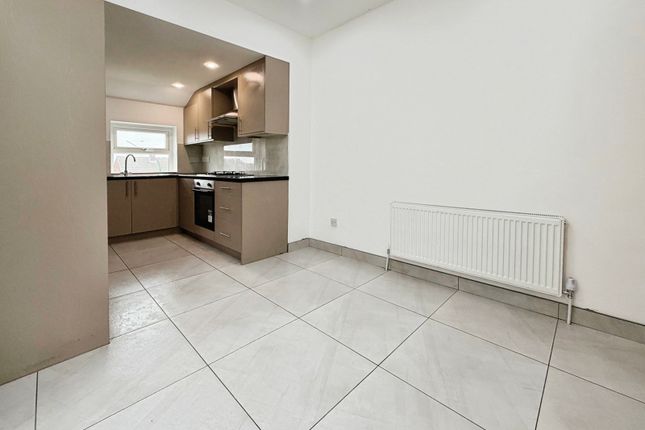 Manchester Road, Swinton photo 5