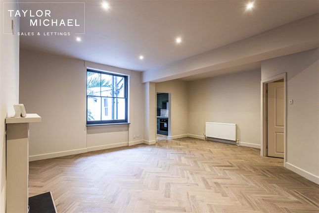 8A, St. Aubyns, Hove photo 3