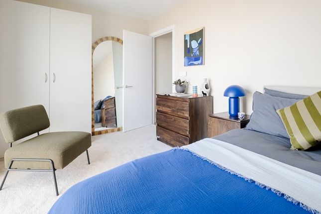 Thumbnail Flat to rent in 18 Reed Avenue, Bromley-By-Bow