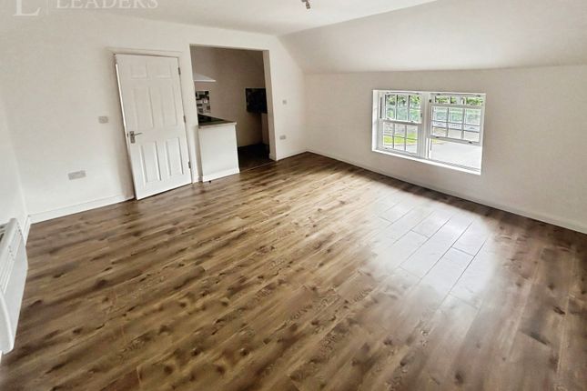Flat 5, 22, Little Hallam Hill, Derbyshire photo 4