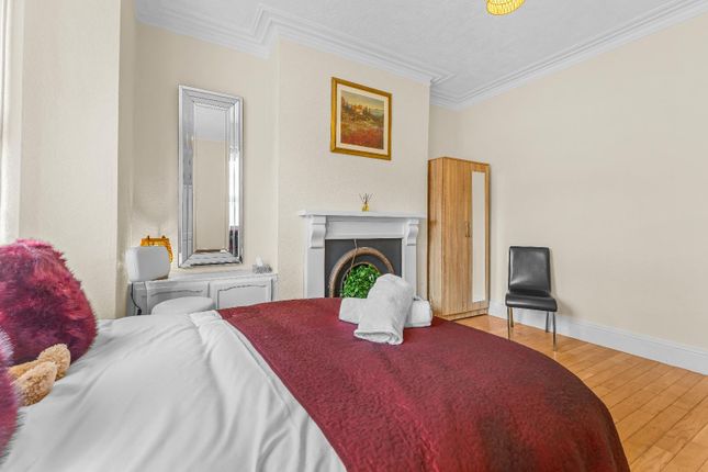 74, Seymour Road South, Manchester photo 5