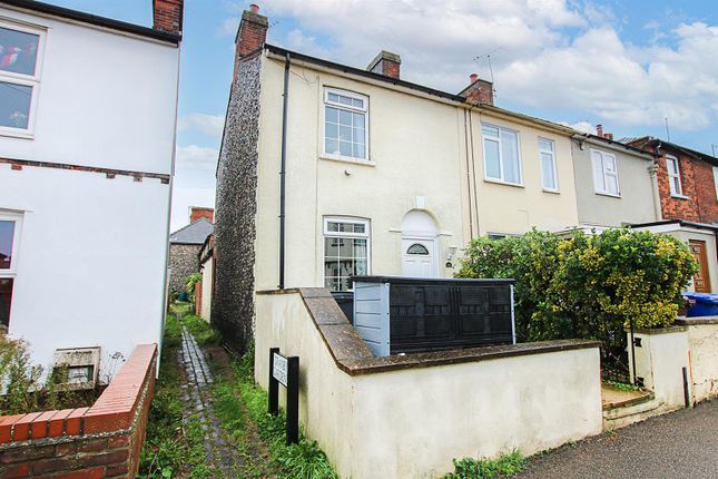 End terrace house for sale in Granby Street, Newmarket