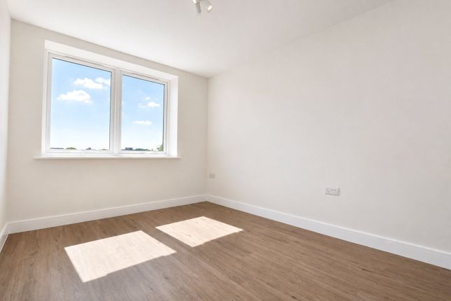 Flat 16, Old Bank House, 34, Victoria Road, Farnborough photo 3