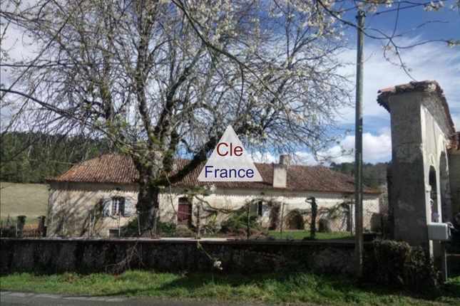 Farmhouse for sale in Saint-Aquilin, Aquitaine, 24110, France