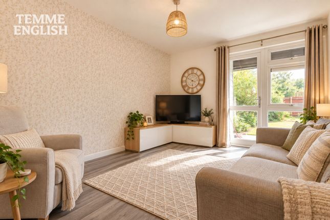 14 Loxford, Basildon photo 2