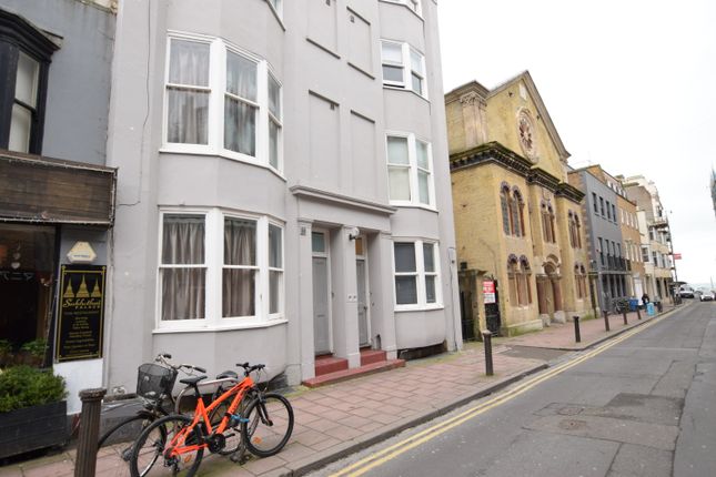 Thumbnail Studio to rent in Middle Street, Brighton