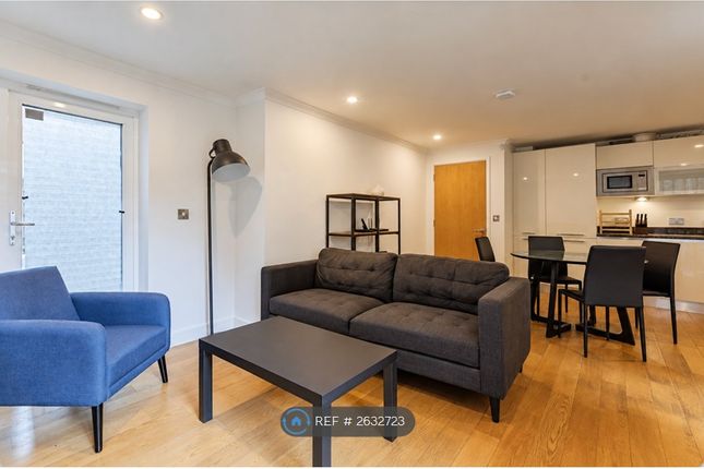 Flat, Trinity Mews, London photo 2