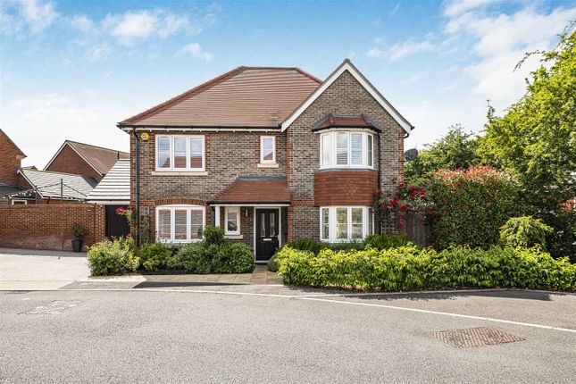 Thumbnail Detached house for sale in Wilder Crescent, Spencers Wood, Reading