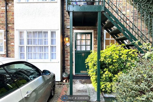 Flat to rent in Hockerill Street, Bishop's Stortford