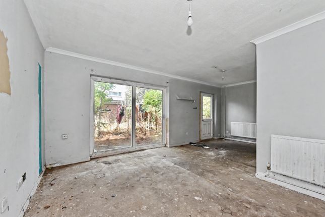 31 Redruth Drive, Mansfield photo 5