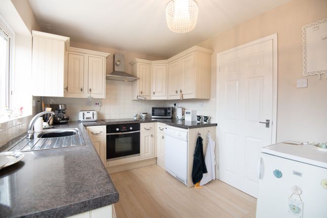 19 Swale Drive, Wellingborough photo 5