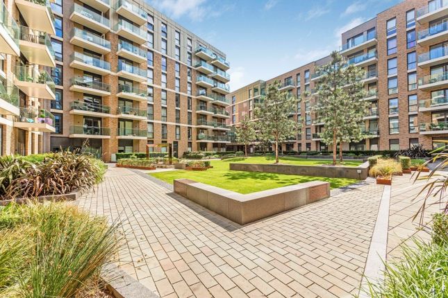 Flat to rent in Queenshurst Square, Kingston Upon Thames