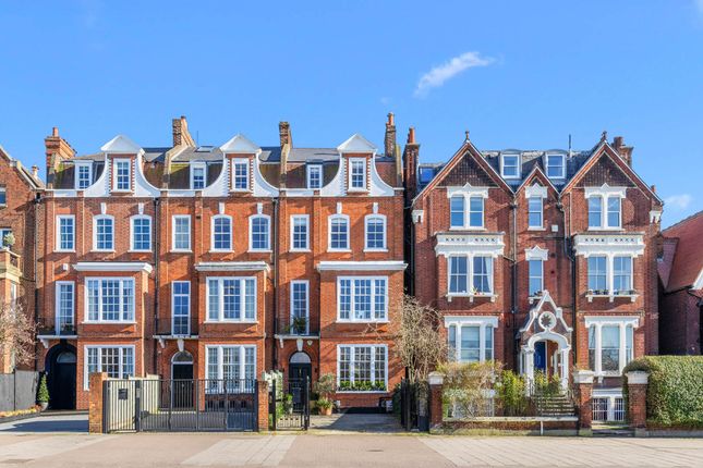 Thumbnail Town house for sale in Clapham Common South Side, London