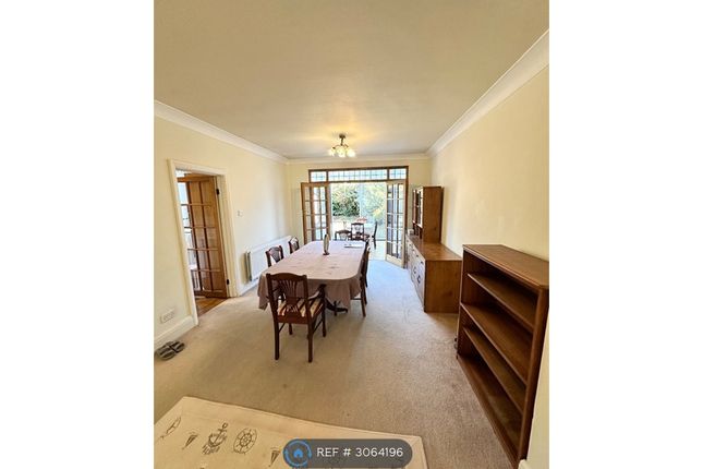 Elgar Avenue, Elgar Avenue, London photo 5
