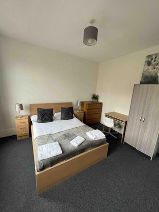 Thumbnail Flat to rent in Audley Road, London