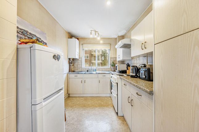 10, Minster Court, London photo 4