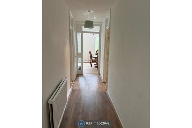 Westmeath House Brook Road, London photo 2