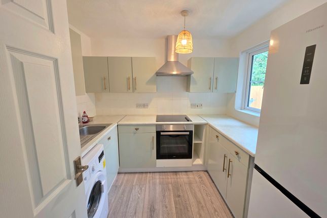 St. Brelades Road, St. Brelades Road, Crawley photo 3