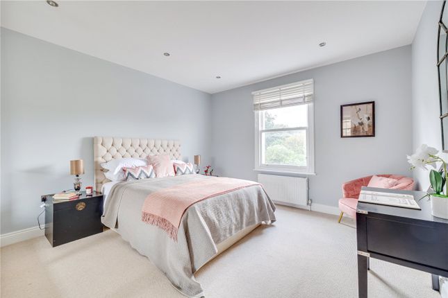 Terraced house to rent in Finlay Street, London