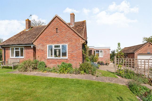 3 bed detached bungalow for sale in Southend Lane, Newent GL18
