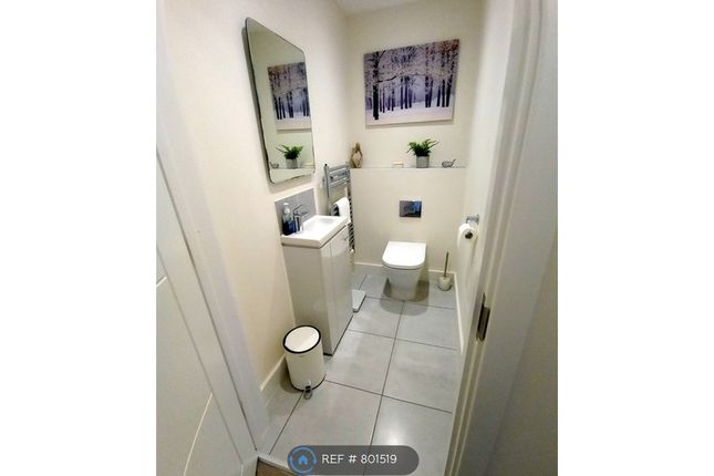 Dove Close, Crowthorne photo 4