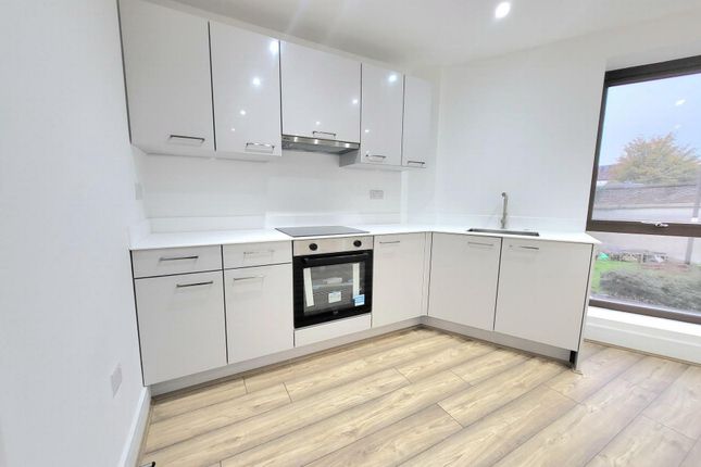 Thumbnail Flat to rent in Mulberry Way, South Woodford