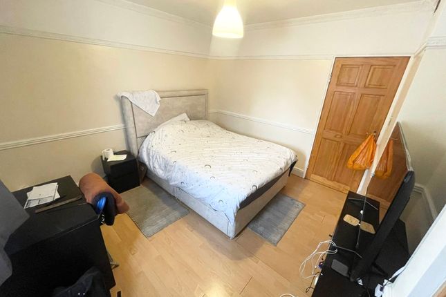 Flat for sale in Grove Road West, Enfield