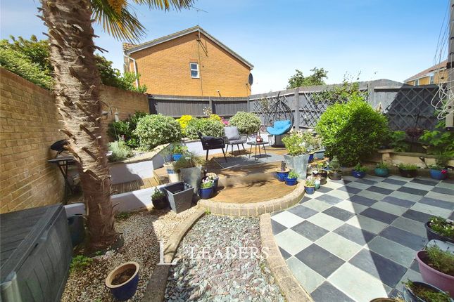 9, Moors Close, Milton Keynes photo 4
