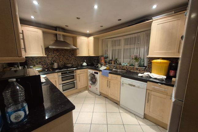 17, Mordon Road, Ilford photo 4