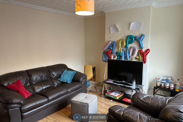 Terraced house to rent in Carnarvon Road, Reading