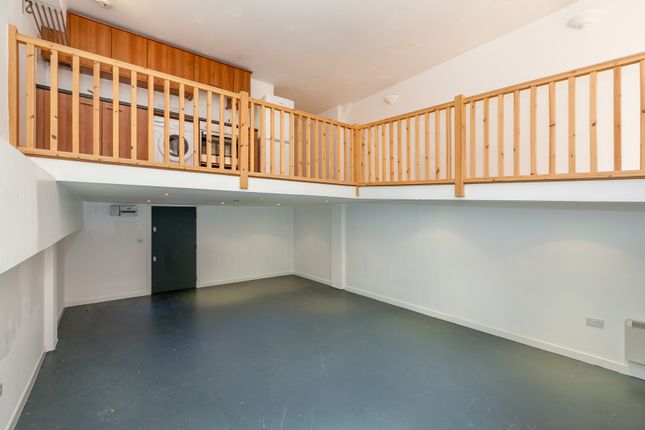 Maisonette to rent in Somerford Grove, Dalston