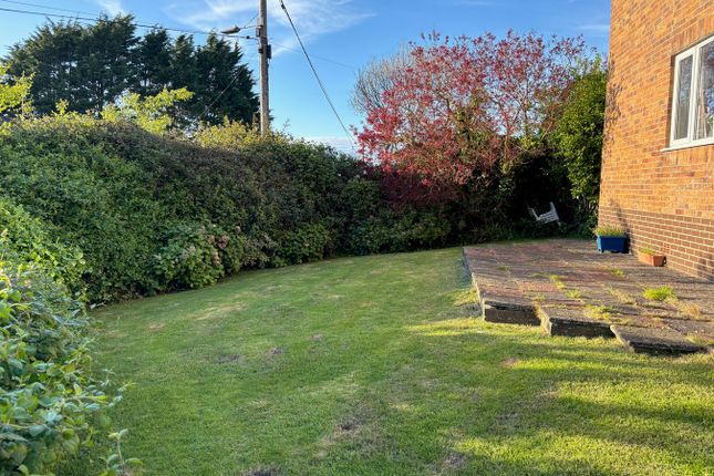 5, Bont Estate, Llanon photo 4