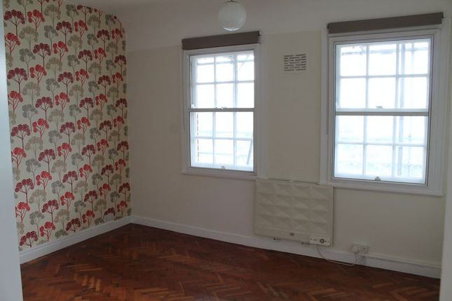Flat for sale in Hampton Court Parade, East Molesey