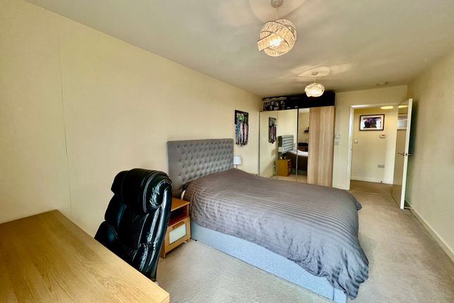 Flat for sale in Upton Road, Watford