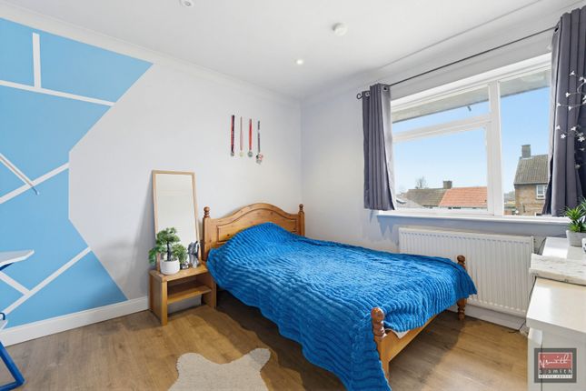 29, Diamedes Avenue, Stanwell photo 3