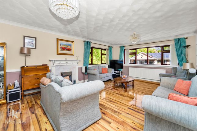 51, Foot Wood Crescent, Rochdale photo 4