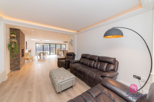 11 Brookfield Close, London photo 3