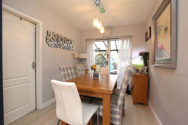 12, Manor Leas Close, Lincoln photo 4