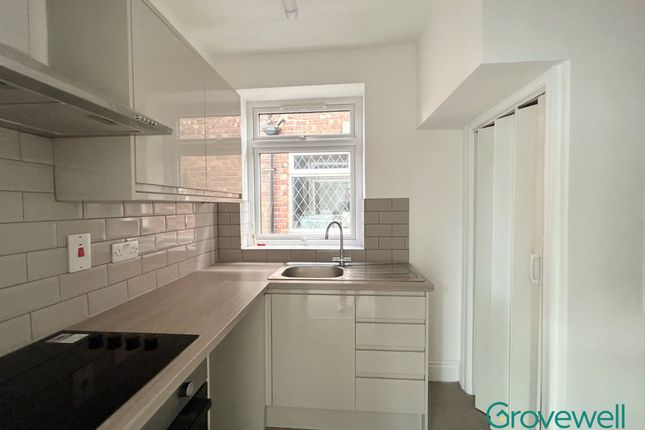 14 Moorfield Avenue, Manchester photo 4