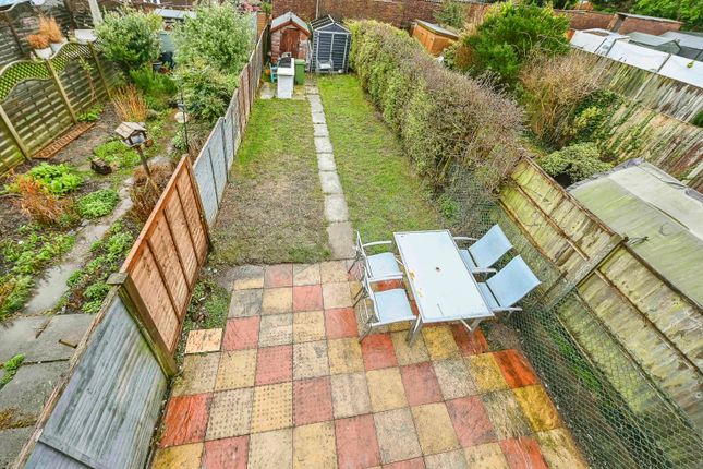 Terraced house for sale in Linden Road, Dunstable, Bedfordshire
