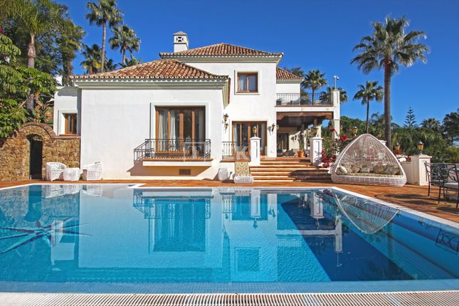 Villa for sale in Paraíso, Benahavís, Málaga, Spain