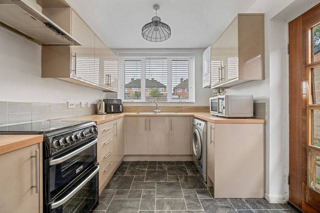 10 Mayfield Drive, Wigston photo 3