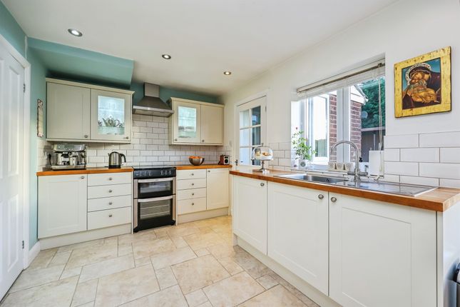 16, Beauvale Rise, Nottingham photo 3